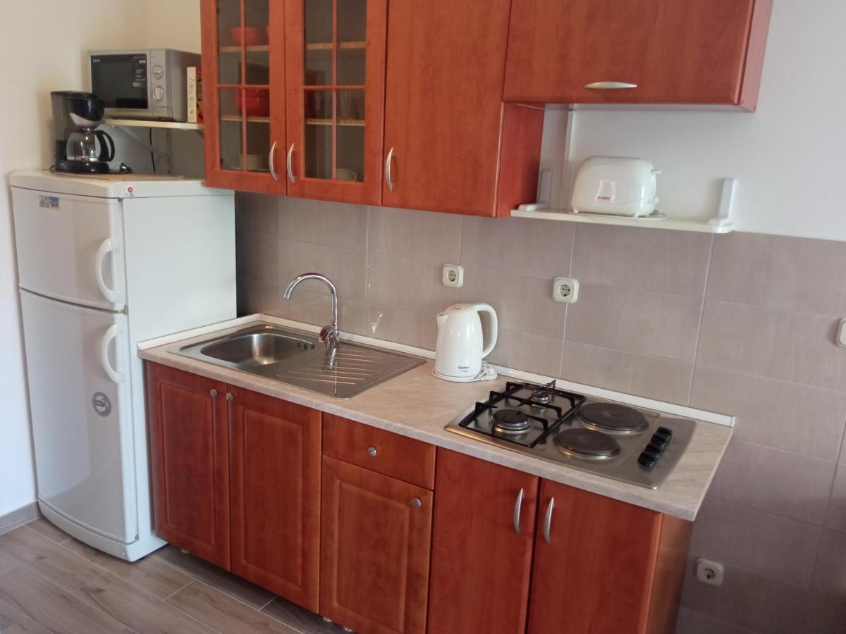Nives Apartmani Pakoštane エクステリア 写真