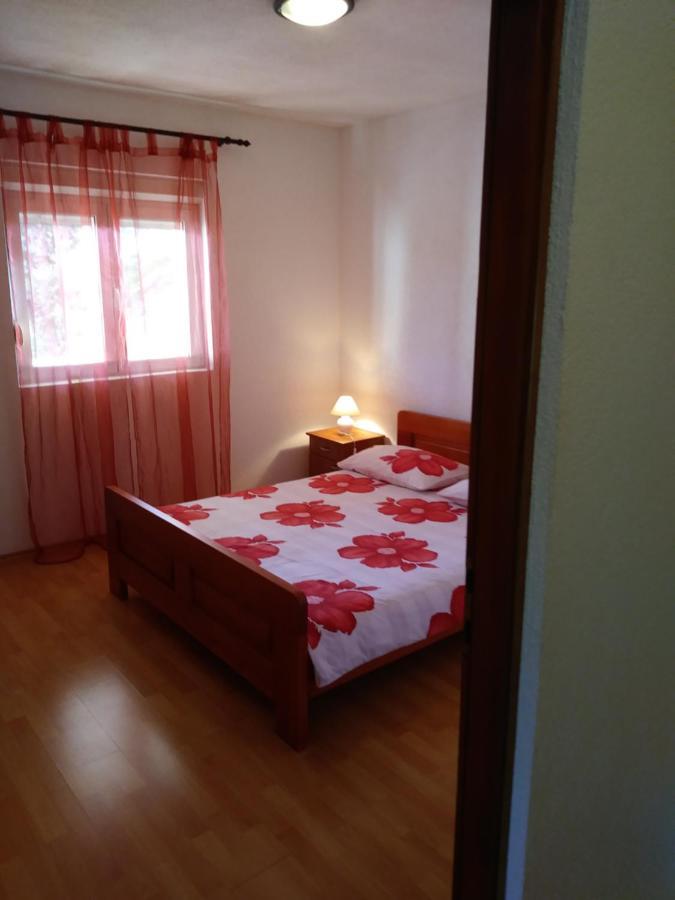Nives Apartmani Pakoštane エクステリア 写真