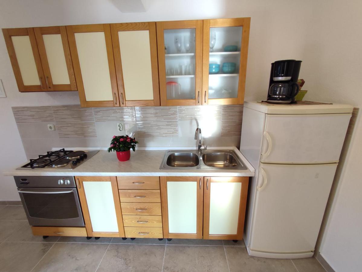Nives Apartmani Pakoštane エクステリア 写真