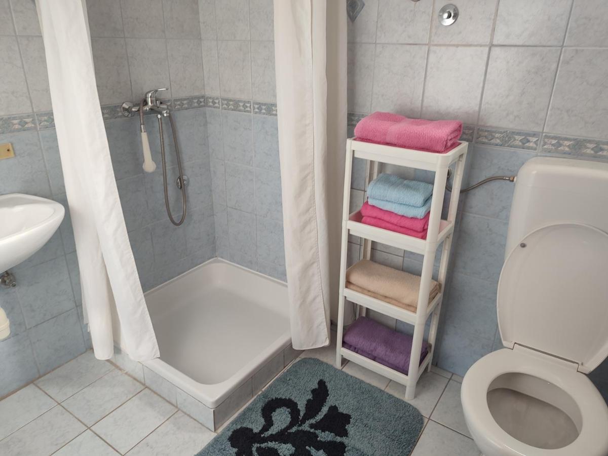 Nives Apartmani Pakoštane エクステリア 写真