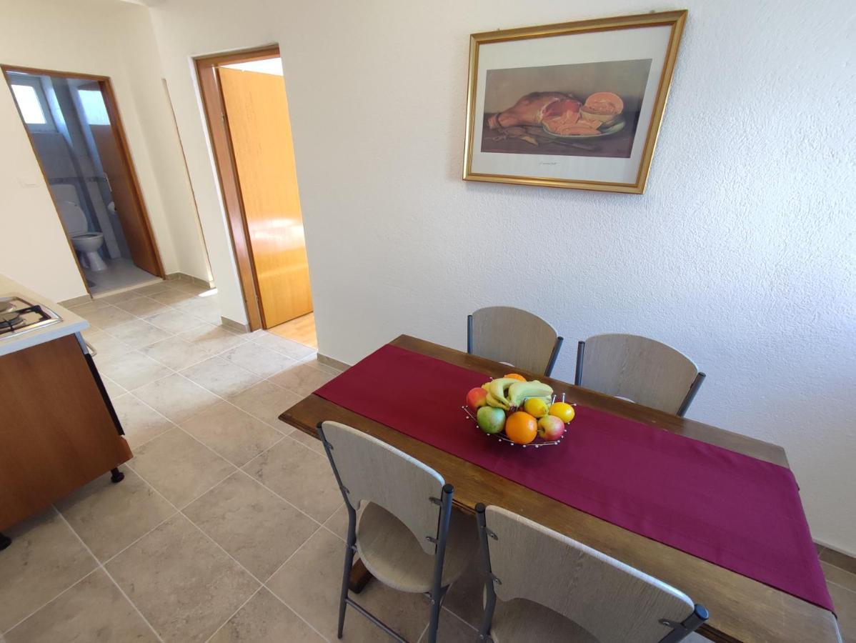 Nives Apartmani Pakoštane エクステリア 写真