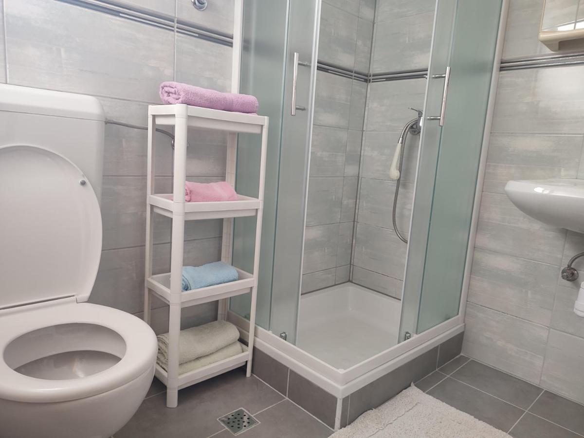 Nives Apartmani Pakoštane エクステリア 写真